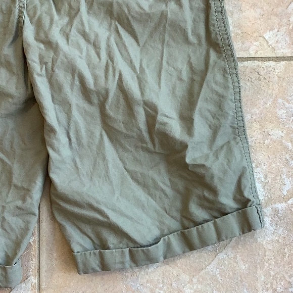 💥 Sz12 boys Oshkosh elastic pull on shorts green khaki - Picture 9 of 10